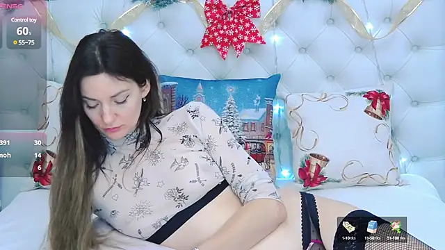 Snapshot of VioletUmi chatting on December 15, 2024, 11:34 am VioletUmi online show from December 15, 2024, 11:34 am