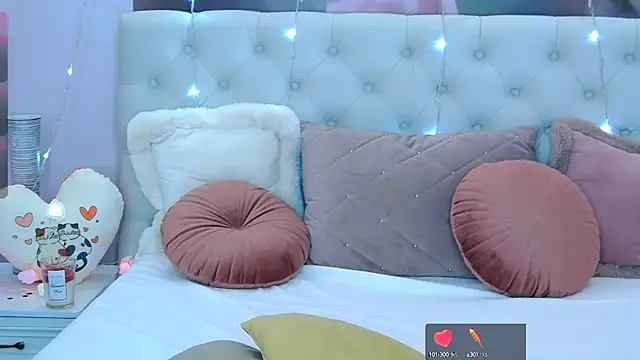 Snapshot of VioletUmi chatting on February 27, 2025, 2:32 pm VioletUmi online show from February 27, 2025, 2:32 pm