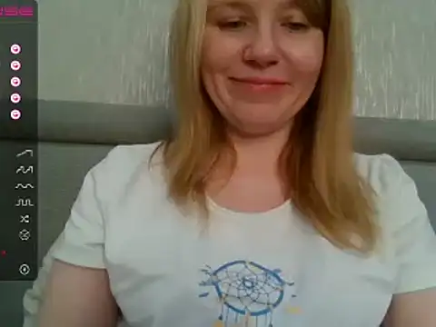 Snapshot of urbadkitty chatting on December 4, 2024, 6:55 am urbadkitty online show from December 4, 2024, 6:55 am