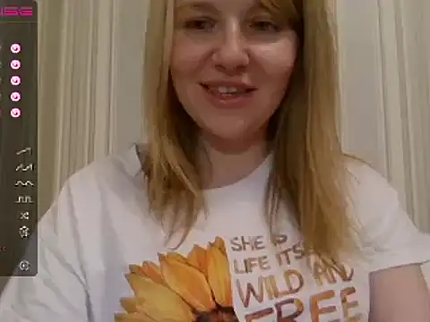 Snapshot of urbadkitty chatting on December 13, 2024, 3:54 pm urbadkitty online show from December 13, 2024, 3:54 pm