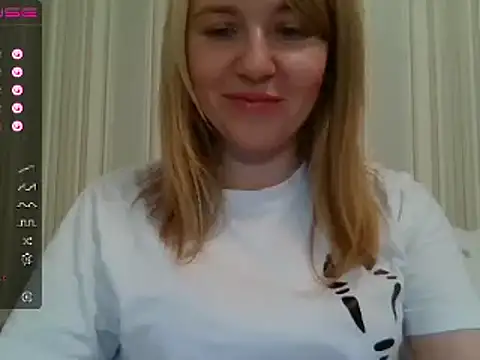 Snapshot of urbadkitty chatting on December 16, 2024, 5:00 pm urbadkitty online show from December 16, 2024, 5:00 pm