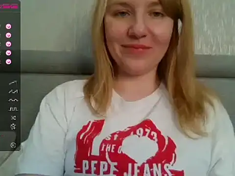 Snapshot of urbadkitty chatting on December 20, 2024, 7:55 am urbadkitty online show from December 20, 2024, 7:55 am