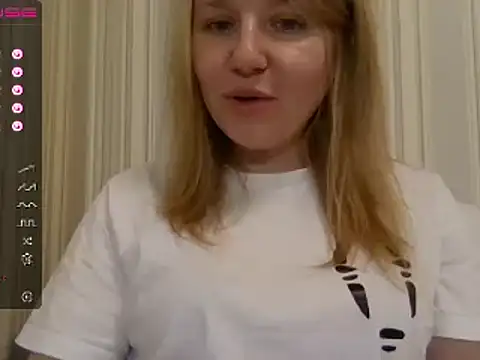 Snapshot of urbadkitty chatting on December 24, 2024, 12:55 pm urbadkitty online show from December 24, 2024, 12:55 pm