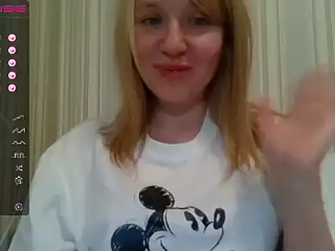 Snapshot of urbadkitty chatting on January 17, 2025, 3:32 pm urbadkitty online show from January 17, 2025, 3:32 pm