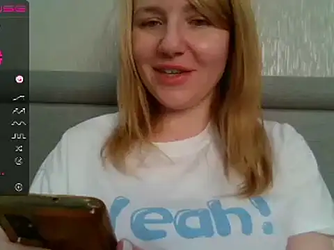 Snapshot of urbadkitty chatting on January 20, 2025, 10:18 am urbadkitty online show from January 20, 2025, 10:18 am