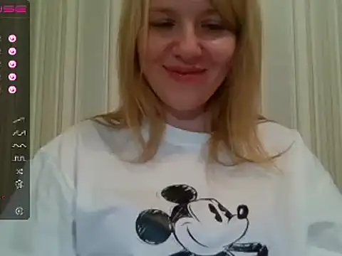 Snapshot of urbadkitty chatting on January 24, 2025, 2:41 pm urbadkitty online show from January 24, 2025, 2:41 pm