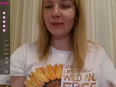 Snapshot of urbadkitty chatting on February 14, 2025, 6:29 pm urbadkitty online show from February 14, 2025, 6:29 pm