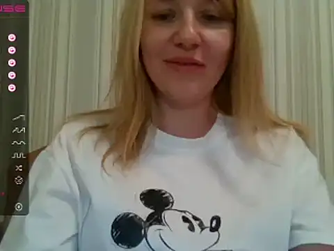 Snapshot of urbadkitty chatting on March 1, 2025, 1:07 pm urbadkitty online show from March 1, 2025, 1:07 pm