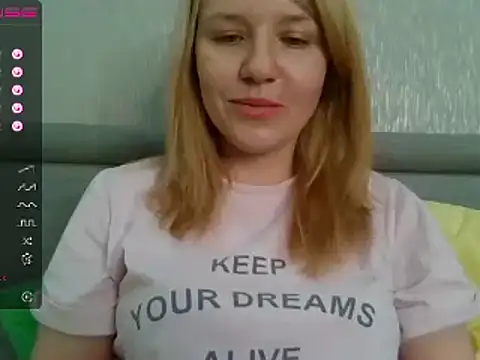 Snapshot of urbadkitty chatting on March 20, 2025, 7:03 am urbadkitty online show from March 20, 2025, 7:03 am