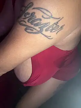 RoxiRedXXX online show from May 16, 2026, 6:32 am