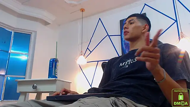 Snapshot of Valerio_20 chatting on December 21, 2024, 8:21 pm Valerio 20 online show from December 21, 2024, 8:21 pm