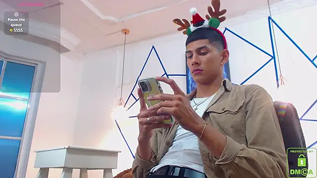 Snapshot of Valerio_20 chatting on December 23, 2024, 9:40 pm Valerio 20 online show from December 23, 2024, 9:40 pm