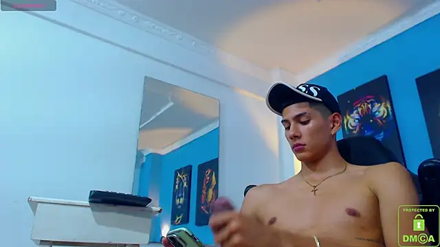 Snapshot of Valerio_20 chatting on January 22, 2025, 11:32 pm Valerio 20 online show from January 22, 2025, 11:32 pm