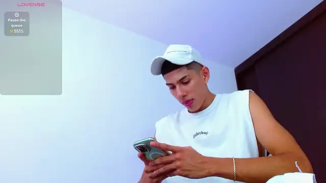 Snapshot of Valerio_20 chatting on February 22, 2025, 8:20 pm Valerio 20 online show from February 22, 2025, 8:20 pm