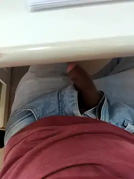 OLAJONES online show from April 25, 2026, 4:04 pm