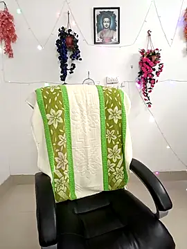 YOUR LOVELY-40 online show from March 7, 2026, 12:46 pm