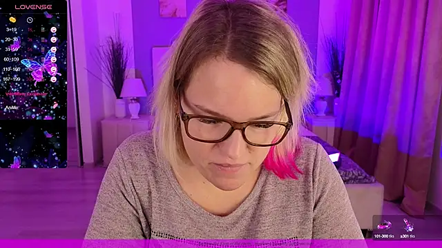 EVAshinyGIRL online show from January 14, 2025, 7:59 am