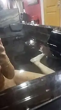 Snapshot of Mayer_09 chatting on December 15, 2024, 3:24 am Mayer 09 online show from December 15, 2024, 3:24 am