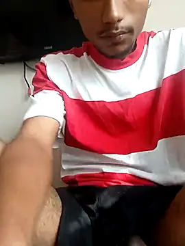 Snapshot of slimmydaddy69 chatting on April 8, 2026, 12:38 pm slimmydaddy69 online show from April 8, 2026, 12:38 pm