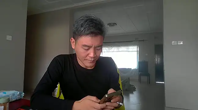 Snapshot of kisstoyousoon2024 chatting on January 1, 2025, 8:24 am kisstoyousoon2024 online show from January 1, 2025, 8:24 am