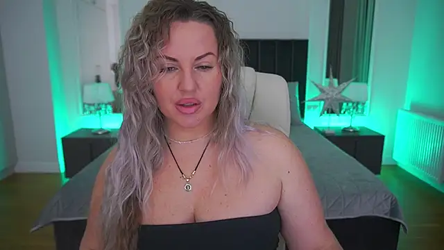 KiraCandyS online show from March 22, 2026, 8:56 pm