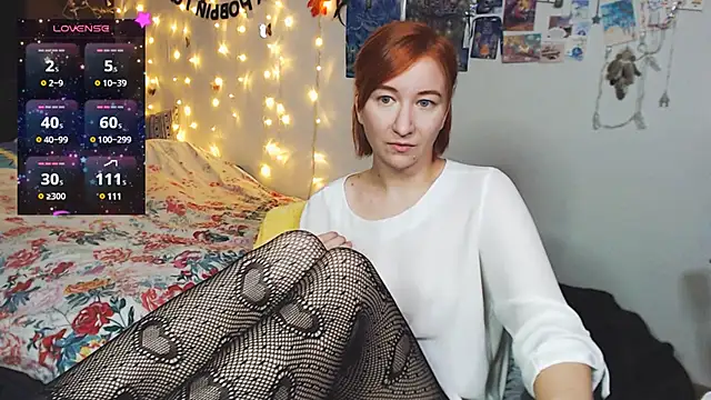 Snapshot of licentia__poetica chatting on December 18, 2024, 7:08 pm licentia poetica online show from December 18, 2024, 7:08 pm