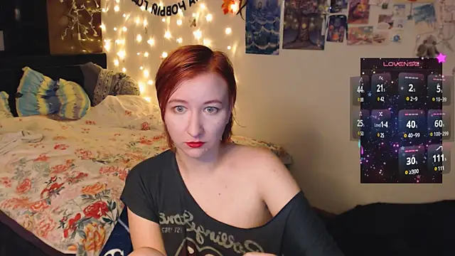 Snapshot of licentia__poetica chatting on December 20, 2024, 9:17 pm licentia poetica online show from December 20, 2024, 9:17 pm