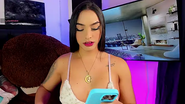 Maryonthemoon online show from November 13, 2025, 5:39 am