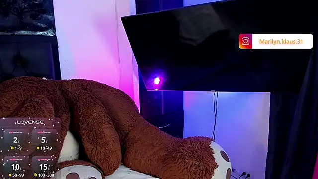 Maryonthemoon online show from November 23, 2025, 11:21 am