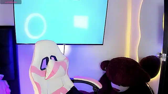 Maryonthemoon online show from February 3, 2026, 4:54 am