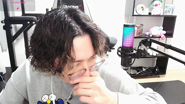 Snapshot of Shizukuu chatting on March 16, 2025, 3:50 pm Shizukuu online show from March 16, 2025, 3:50 pm