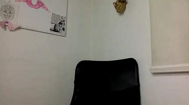 Snapshot of Thematrioshkaoficial24 chatting on December 20, 2024, 3:03 am Thematrioshkaoficial24 online show from December 20, 2024, 3:03 am