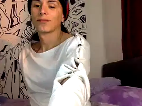 Snapshot of Thematrioshkaoficial24 chatting on March 18, 2025, 2:36 am Thematrioshkaoficial24 online show from March 18, 2025, 2:36 am