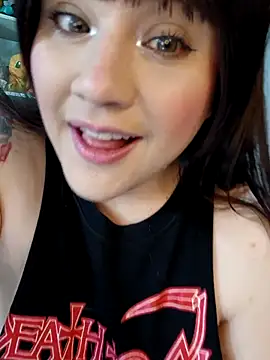 ItsNaiixa online show from April 26, 2026, 3:21 pm