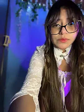 Lily candy X online show from April 22, 2026, 4:48 am