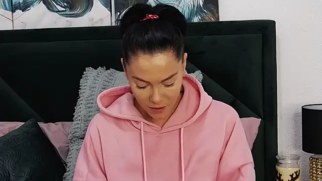 Snapshot of tanyagrey chatting on December 4, 2024, 10:35 am tanyagrey online show from December 4, 2024, 10:35 am