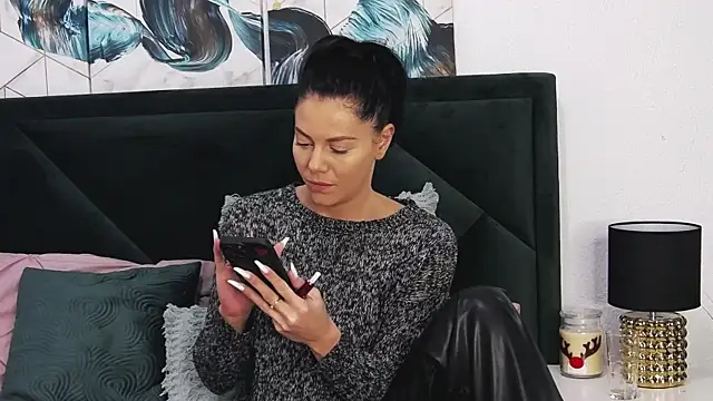 Snapshot of tanyagrey chatting on December 21, 2024, 6:19 am tanyagrey online show from December 21, 2024, 6:19 am