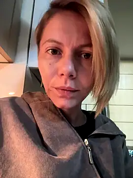 Snapshot of tanyagrey chatting on October 1, 2025, 5:35 am tanyagrey online show from October 1, 2025, 5:35 am