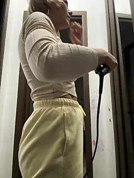 Snapshot of tanyagrey chatting on October 8, 2025, 5:38 am tanyagrey online show from October 8, 2025, 5:38 am