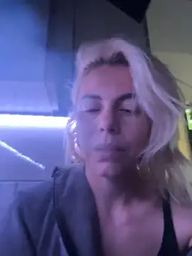 tanyagrey online show from May 13, 2026, 6:33 am