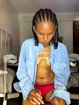 Snapshot of monic421 chatting on November 12, 2025, 6:41 pm monic421 online show from November 12, 2025, 6:41 pm