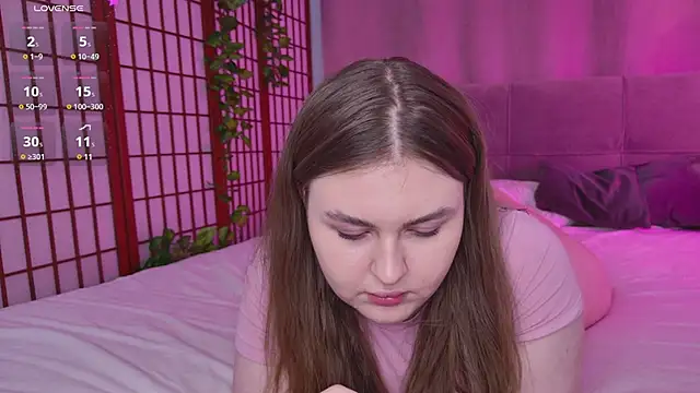 Snapshot of Mia__Peach chatting on February 20, 2025, 6:17 am Mia Peach online show from February 20, 2025, 6:17 am