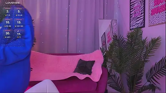 Snapshot of Mia__Peach chatting on March 6, 2025, 4:19 am Mia Peach online show from March 6, 2025, 4:19 am