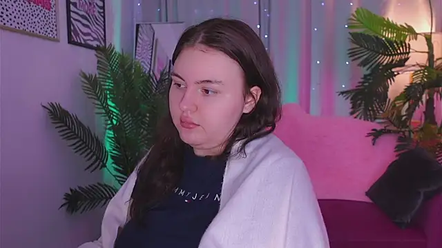 Snapshot of Mia__Peach chatting on March 13, 2025, 4:49 am Mia Peach online show from March 13, 2025, 4:49 am