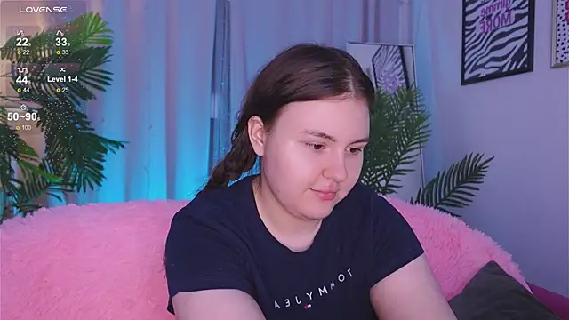 Snapshot of Mia__Peach chatting on March 14, 2025, 4:10 am Mia Peach online show from March 14, 2025, 4:10 am