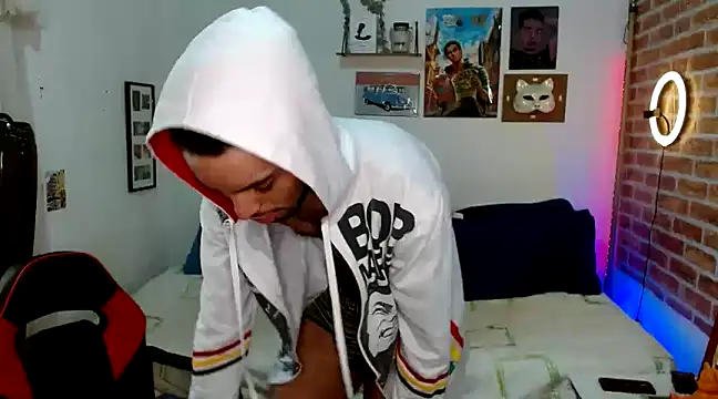 Snapshot of colinbrown chatting on February 12, 2025, 1:59 pm colinbrown online show from February 12, 2025, 1:59 pm