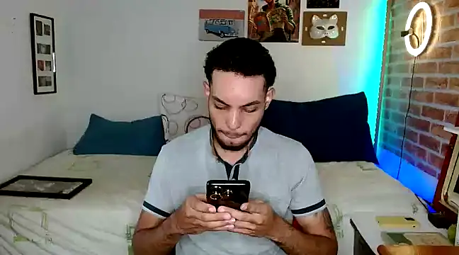 Snapshot of colinbrown chatting on February 14, 2025, 7:23 pm colinbrown online show from February 14, 2025, 7:23 pm