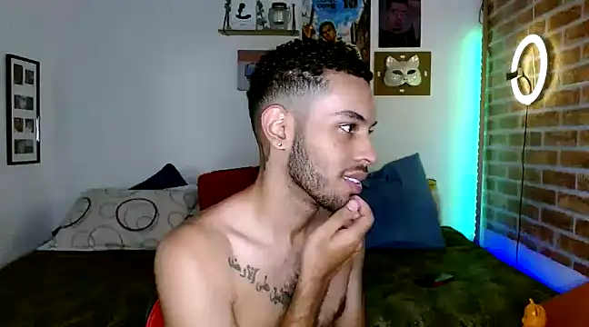 Snapshot of colinbrown chatting on March 7, 2025, 9:27 pm colinbrown online show from March 7, 2025, 9:27 pm