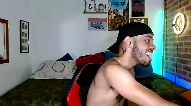 Snapshot of colinbrown chatting on March 8, 2025, 9:40 pm colinbrown online show from March 8, 2025, 9:40 pm