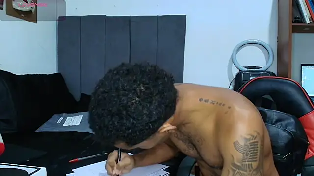 Snapshot of colinbrown chatting on October 17, 2025, 12:30 pm colinbrown online show from October 17, 2025, 12:30 pm